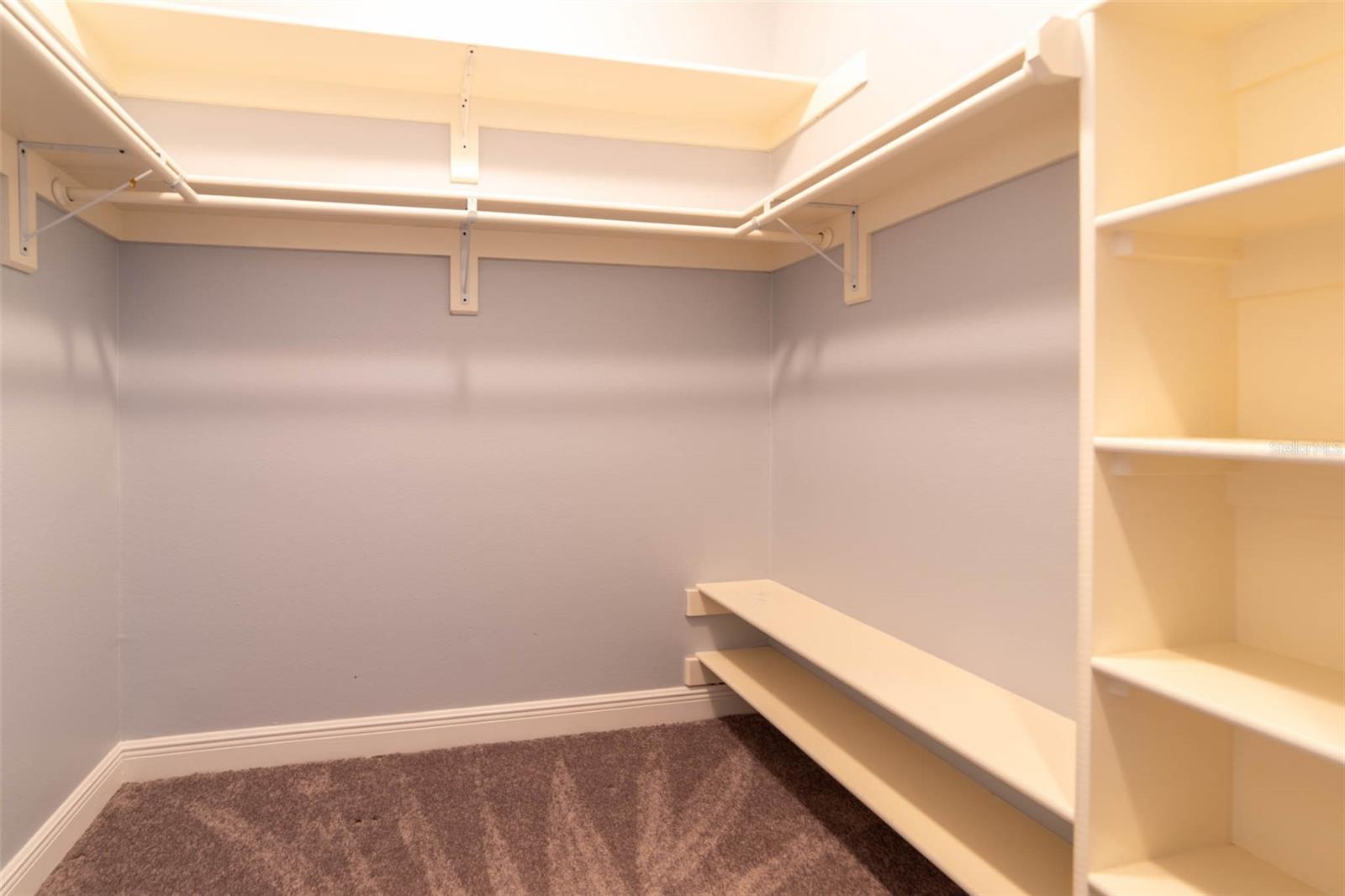 O6431729 Property Photo 25