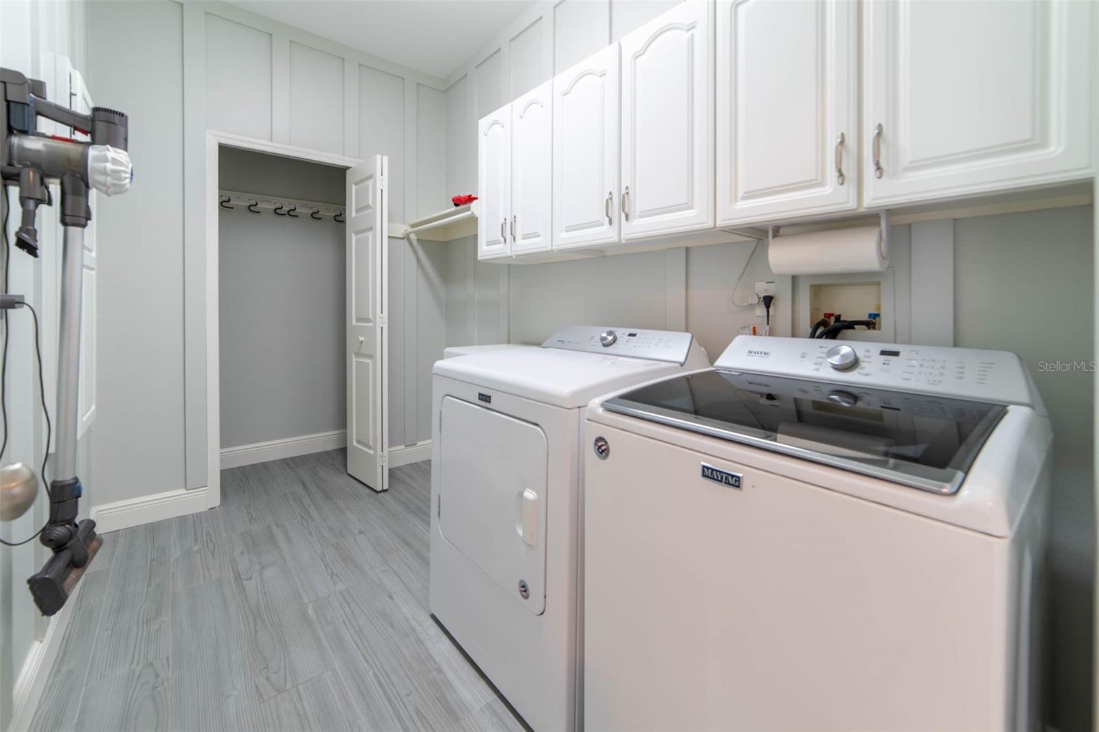O6431729 Property Photo 26