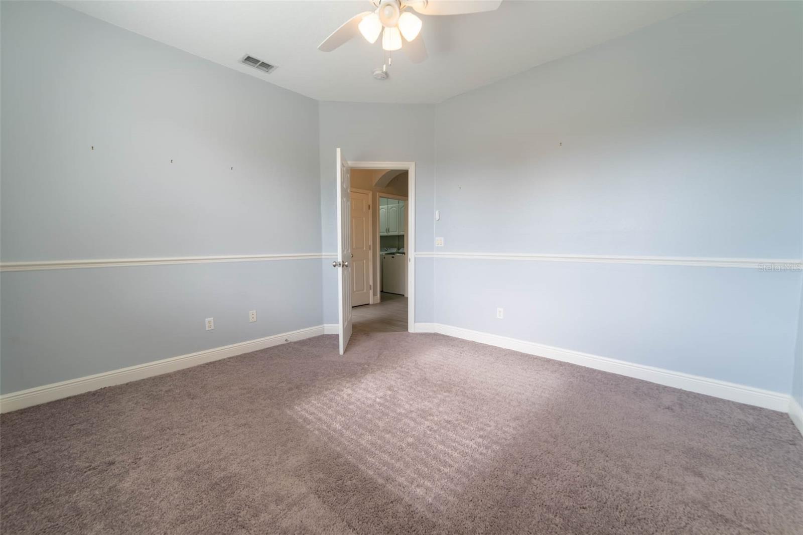 O6431729 Property Photo 29