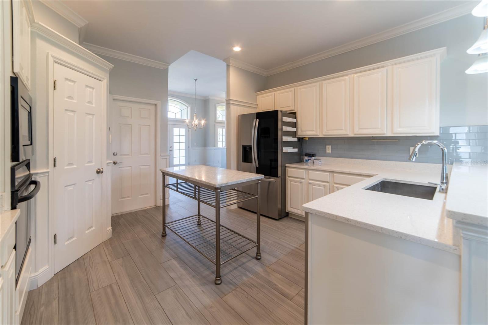 O6431729 Property Photo 36