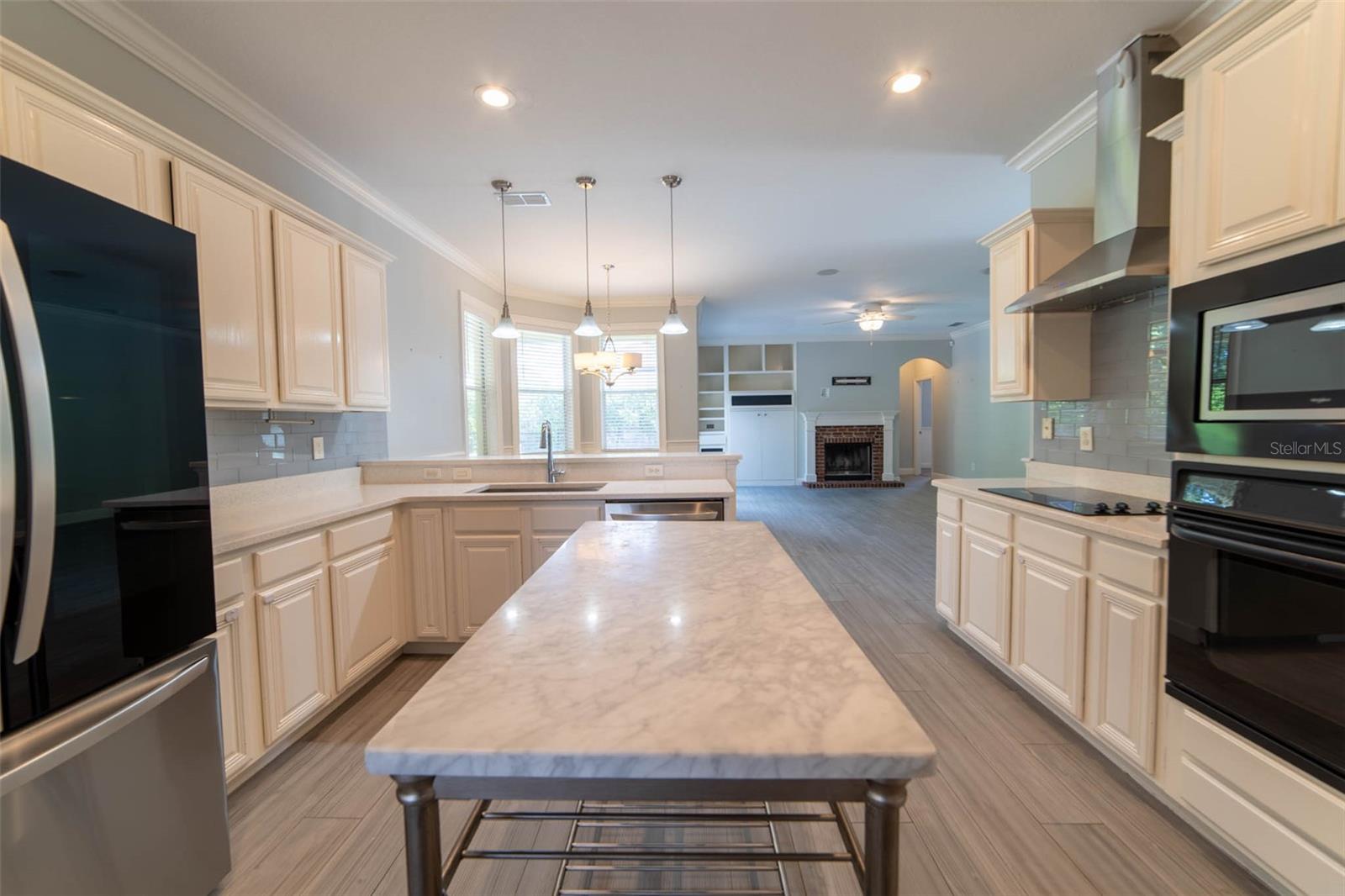O6431729 Property Photo 37