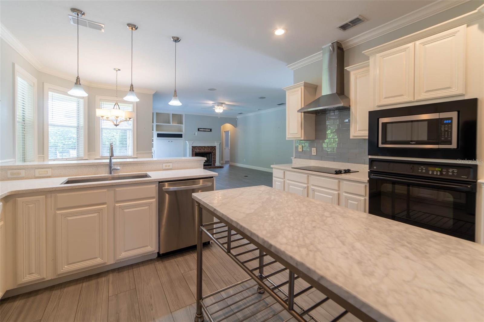 O6431729 Property Photo 38