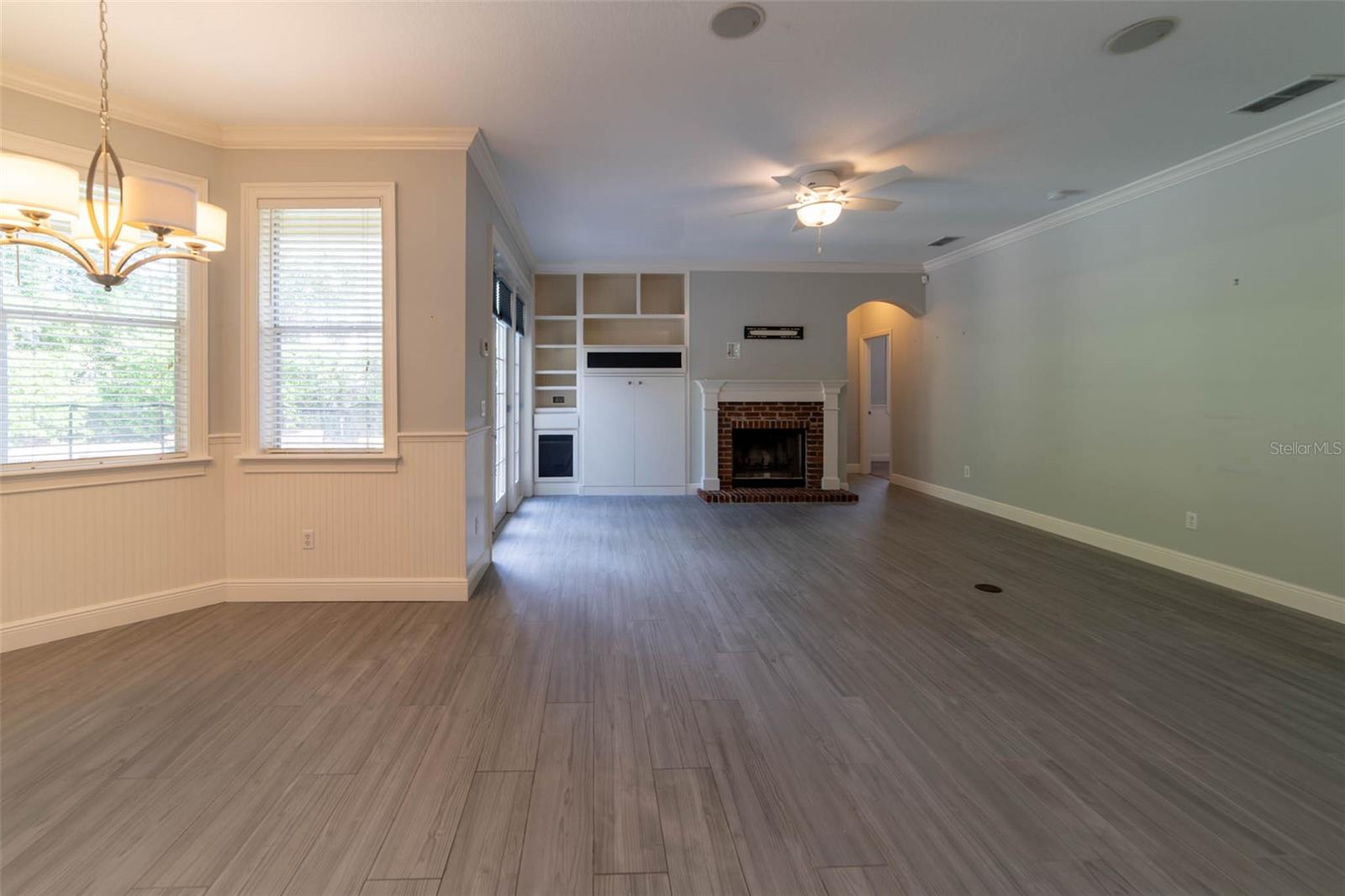 O6431729 Property Photo 40
