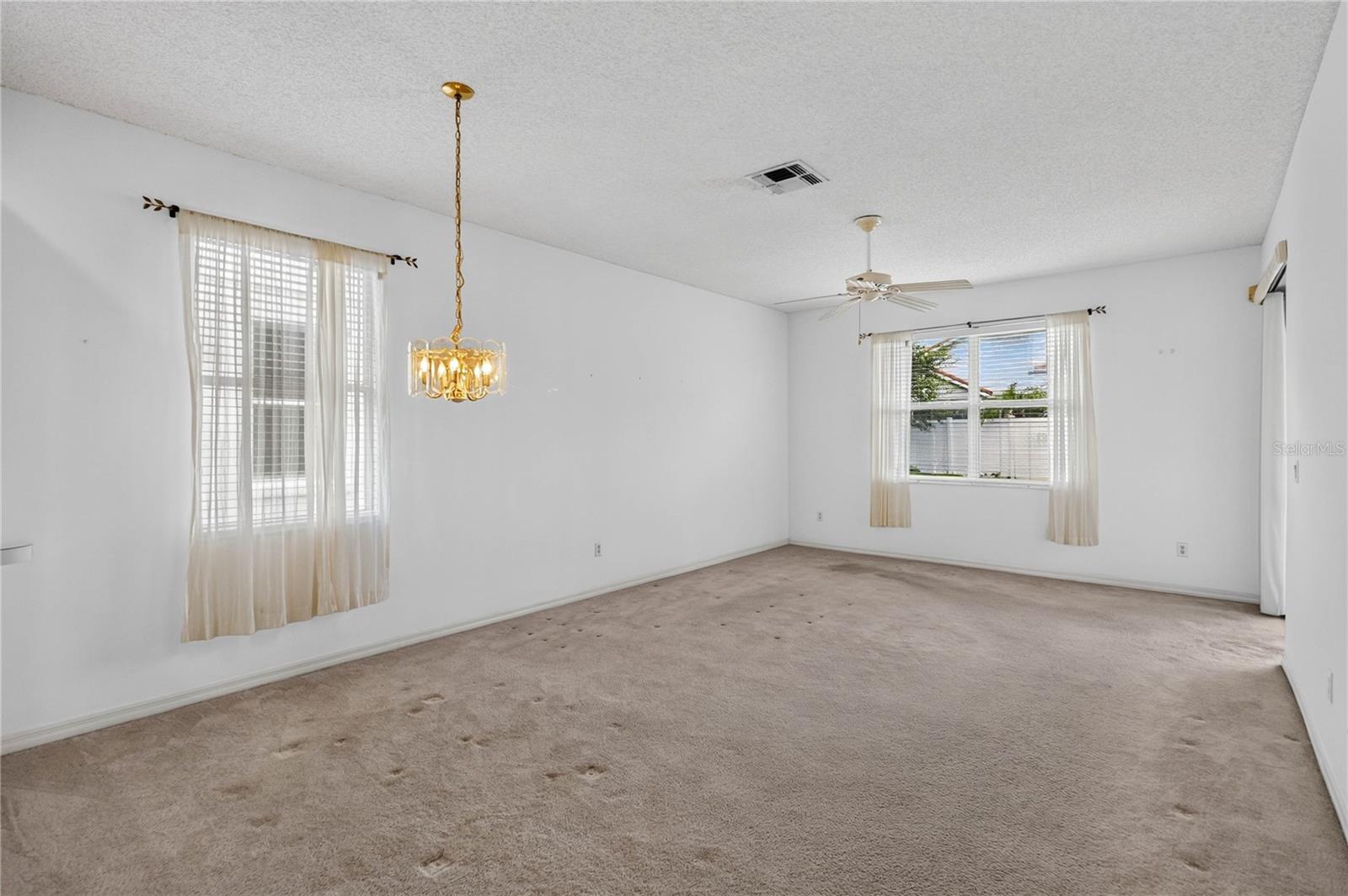 923 Torrey Pine Dr Property Photo 3