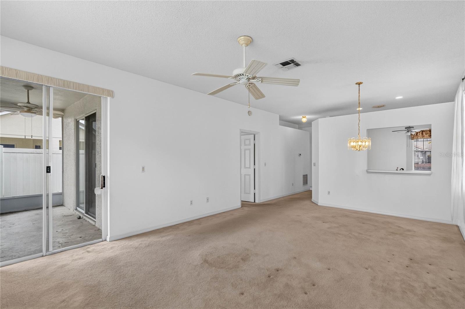 923 Torrey Pine Dr Property Photo 5