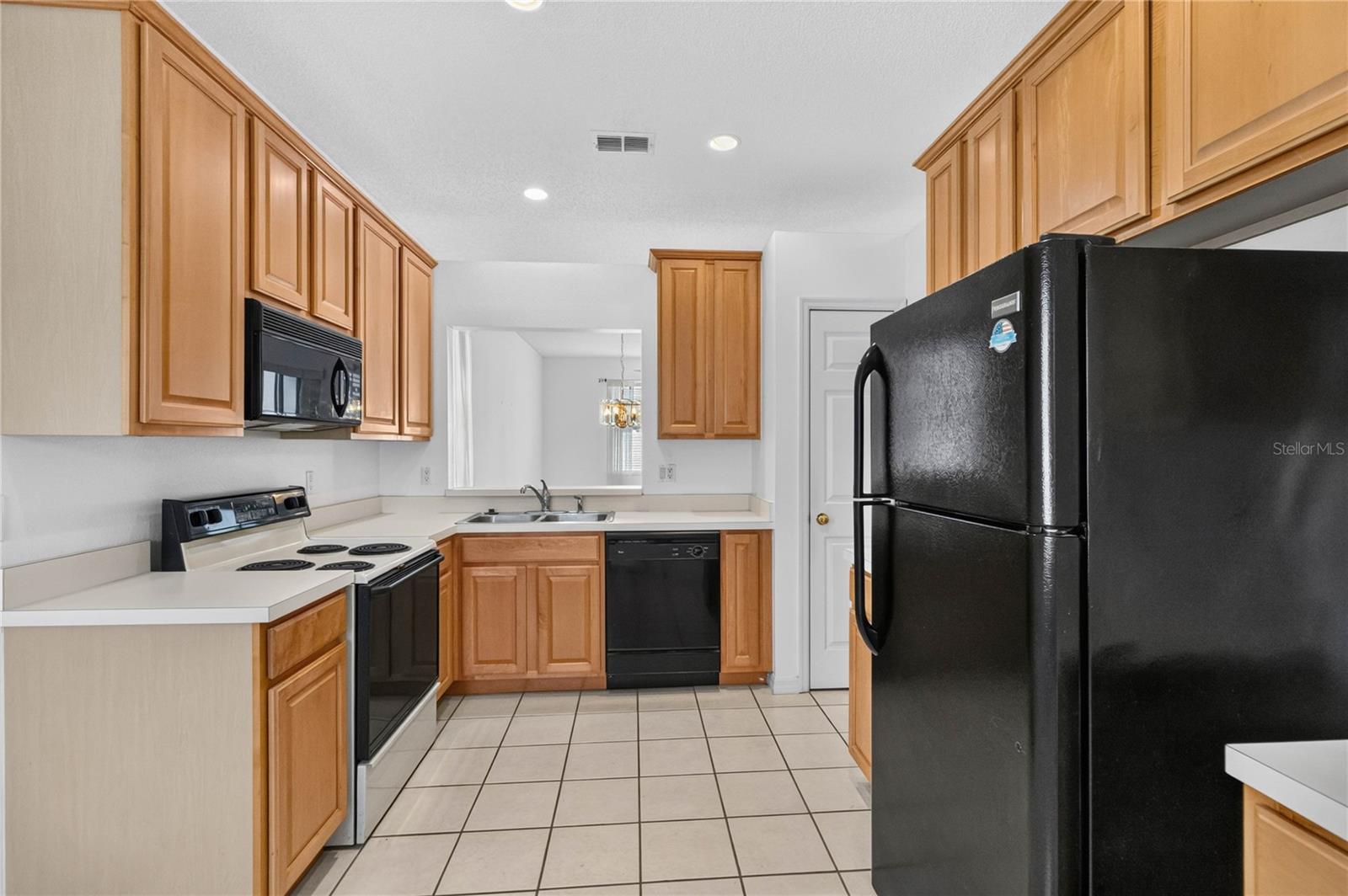 923 Torrey Pine Dr Property Photo 8