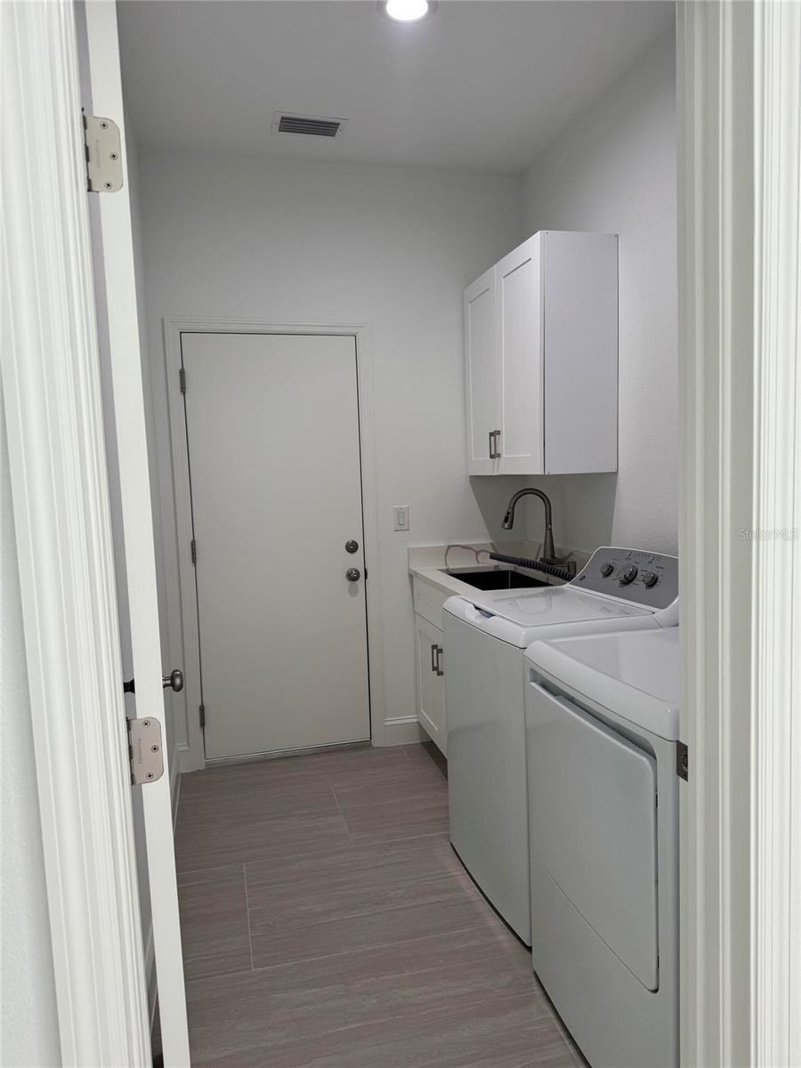 9309 Zorn St Property Photo 12