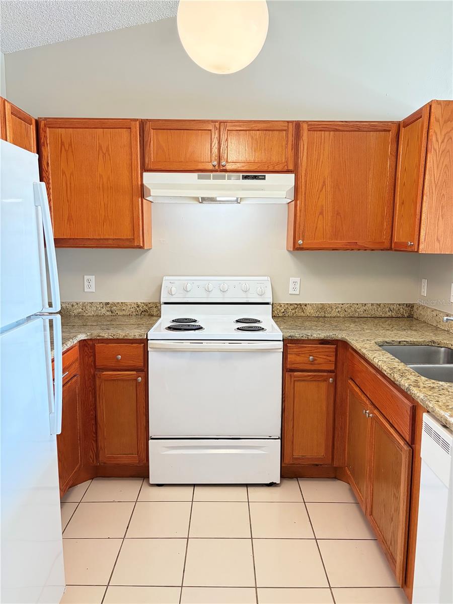 1224 Roma Ct Property Photo 4