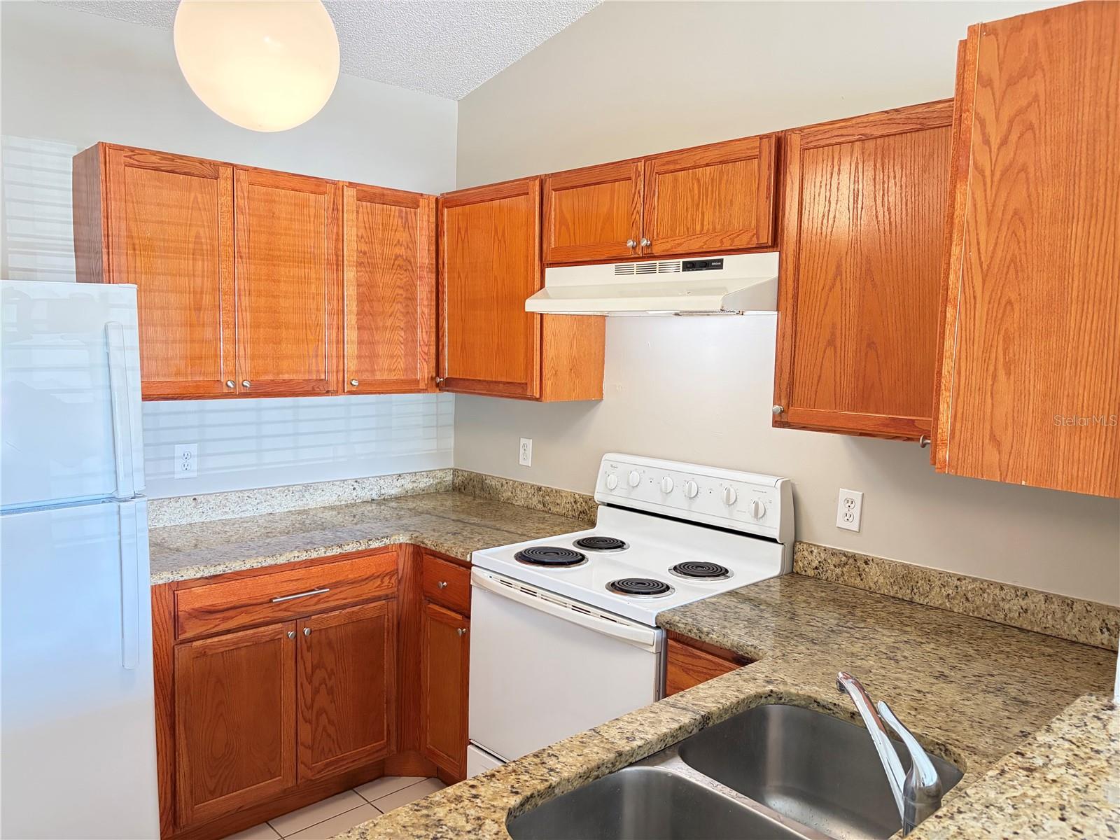 1224 Roma Ct Property Photo 5