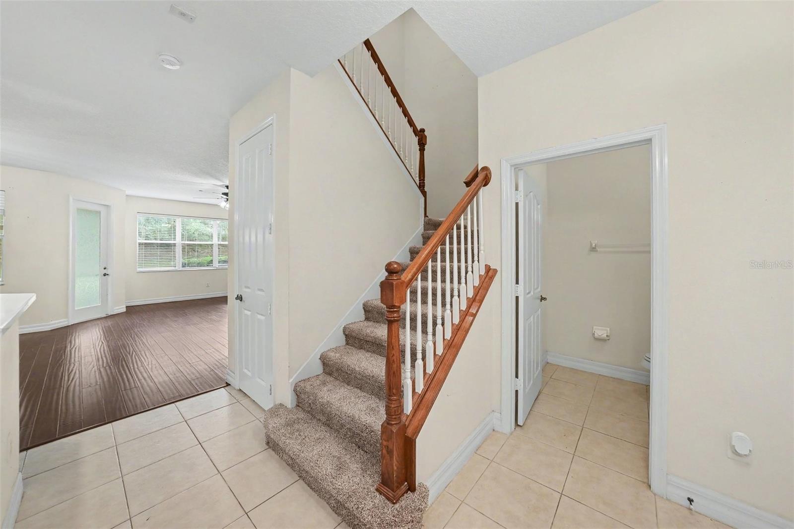 7422 Terrace River Dr Property Photo 4