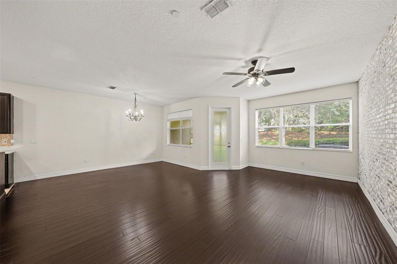 7422 Terrace River Dr Property Photo 8