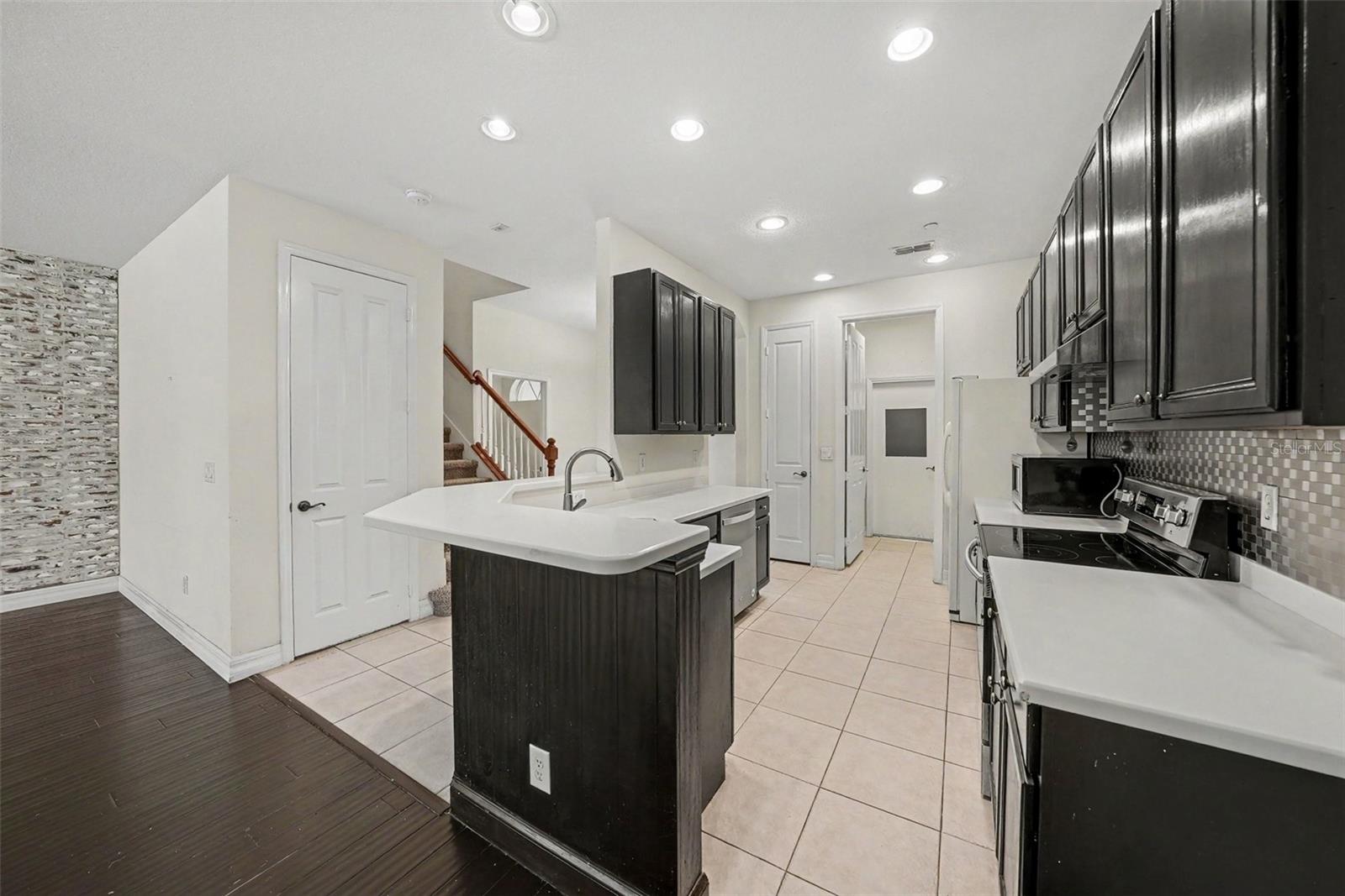 7422 Terrace River Dr Property Photo 14
