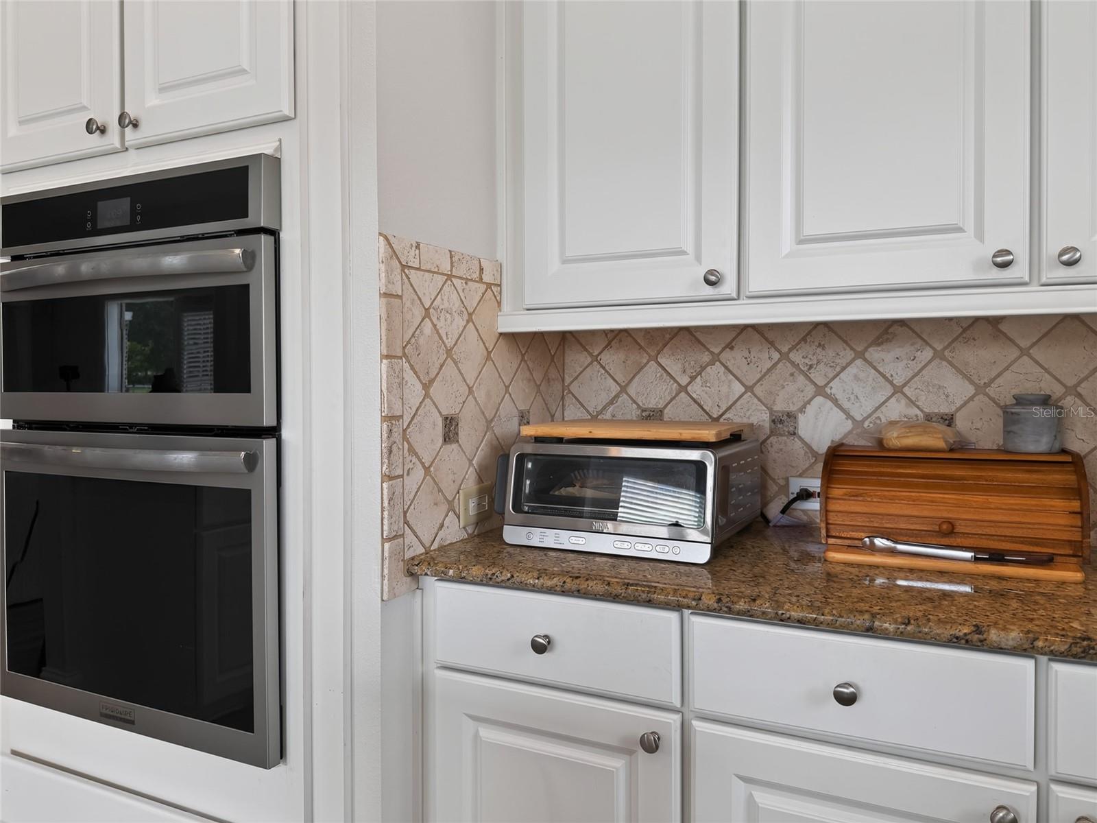 8040 Solitaire Ct Property Photo 15