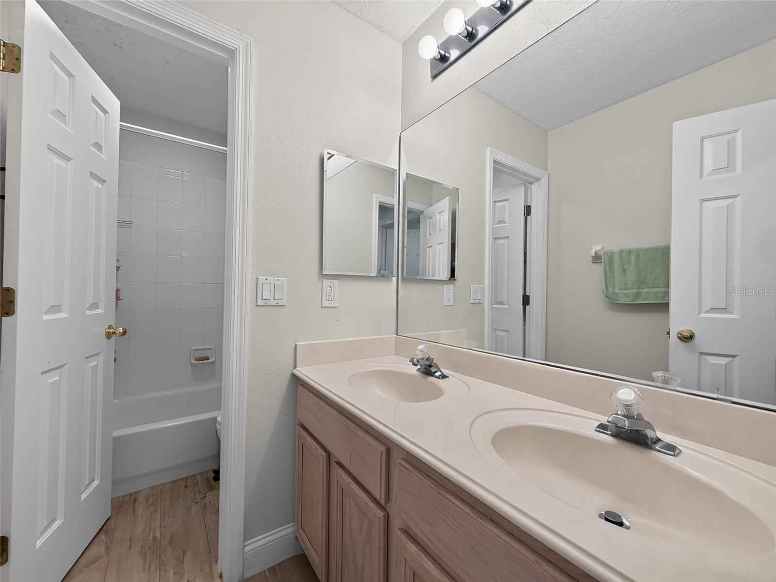 8040 Solitaire Ct Property Photo 37