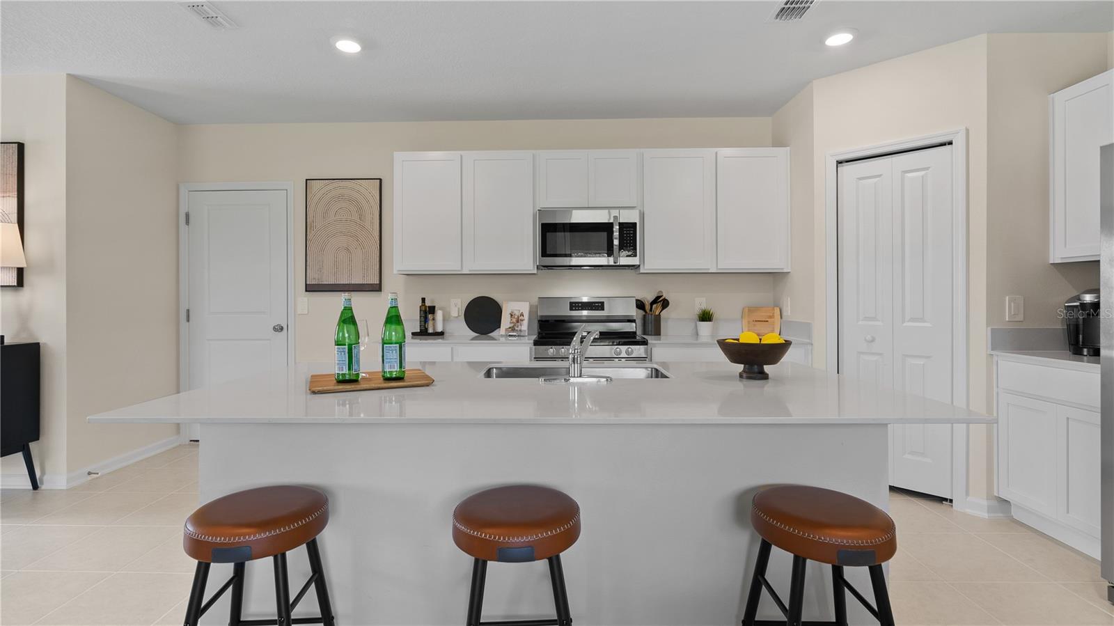2477 Hallow Garden Rd Property Photo 4