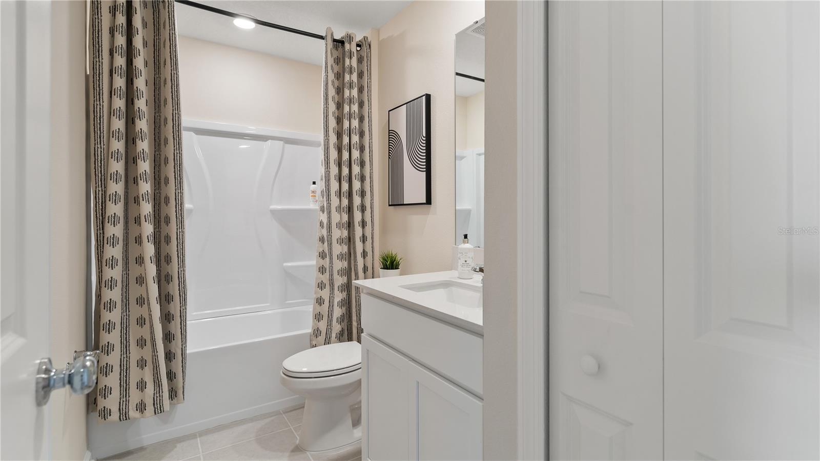 2477 Hallow Garden Rd Property Photo 9