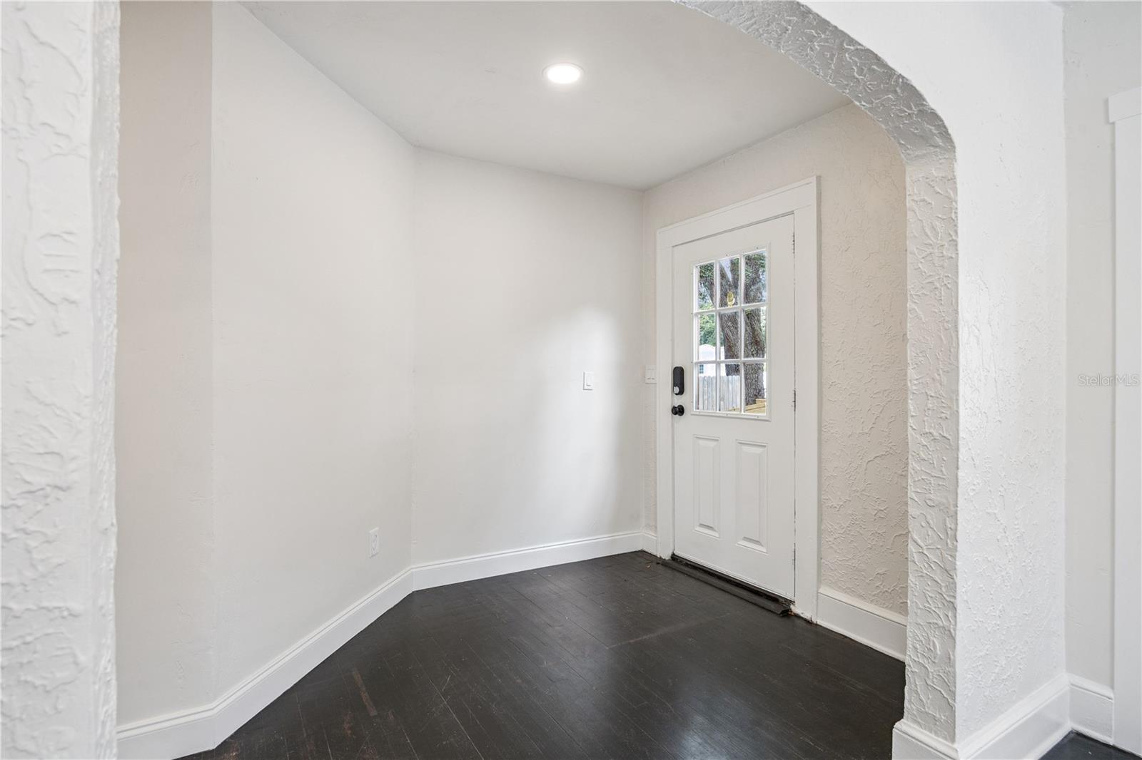 25 E Pinecrest Ave Property Photo 10