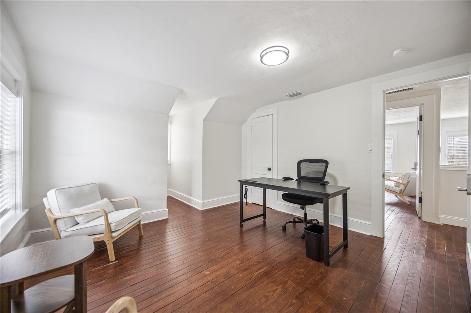 25 E Pinecrest Ave Property Photo 19