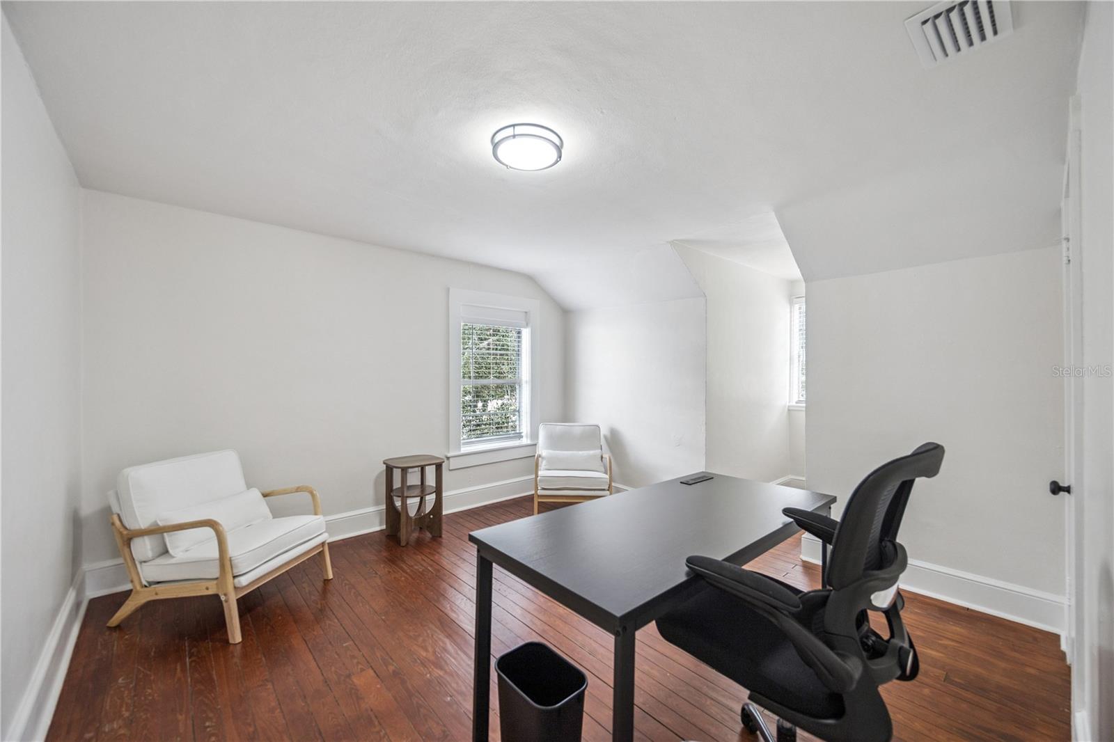 25 E Pinecrest Ave Property Photo 21
