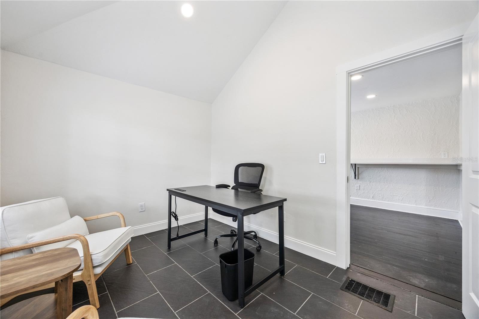 25 E Pinecrest Ave Property Photo 30
