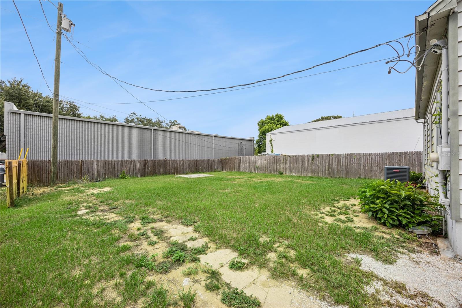 25 E Pinecrest Ave Property Photo 36