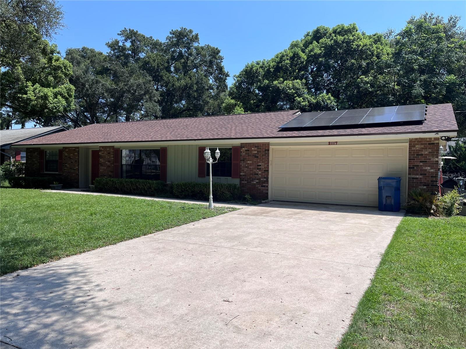 2117 Yorkshire Dr Property Photo 1