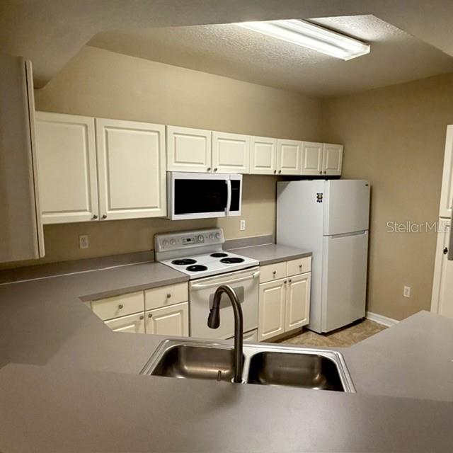 5536 Metrowest Blvd #8-201 Property Photo 4