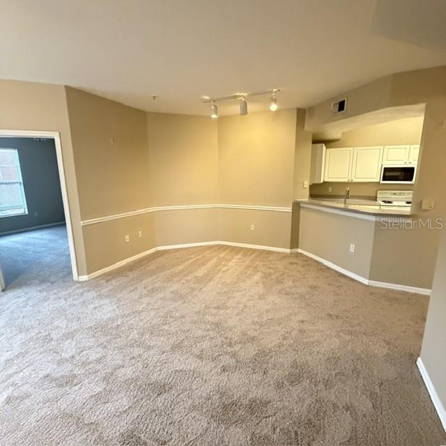 5536 Metrowest Blvd #8-201 Property Photo 7