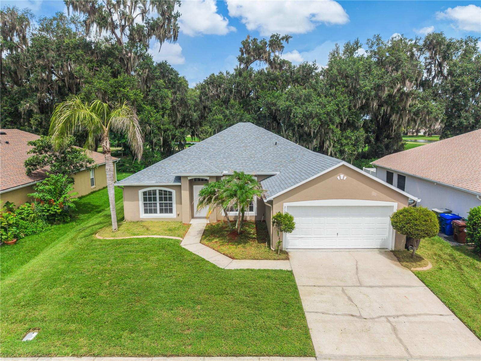 2106 The Oaks Blvd Property Photo 2