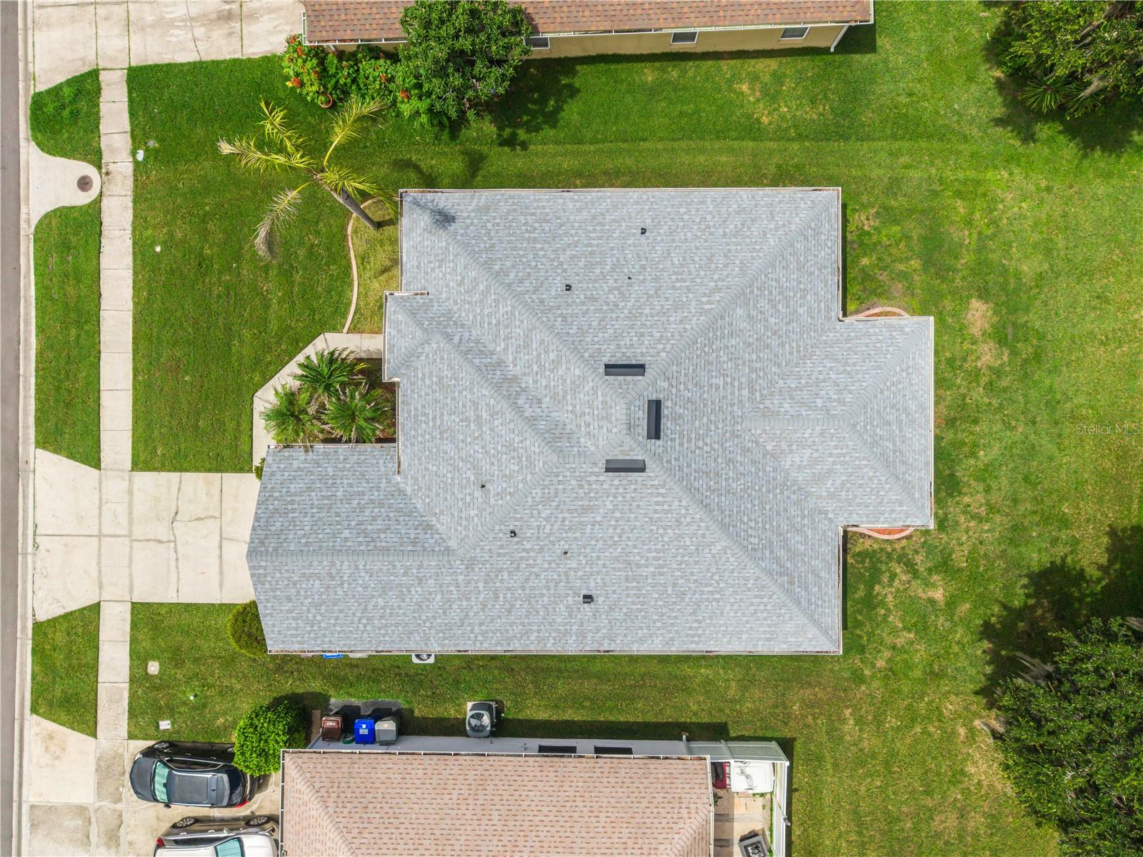 2106 The Oaks Blvd Property Photo 4