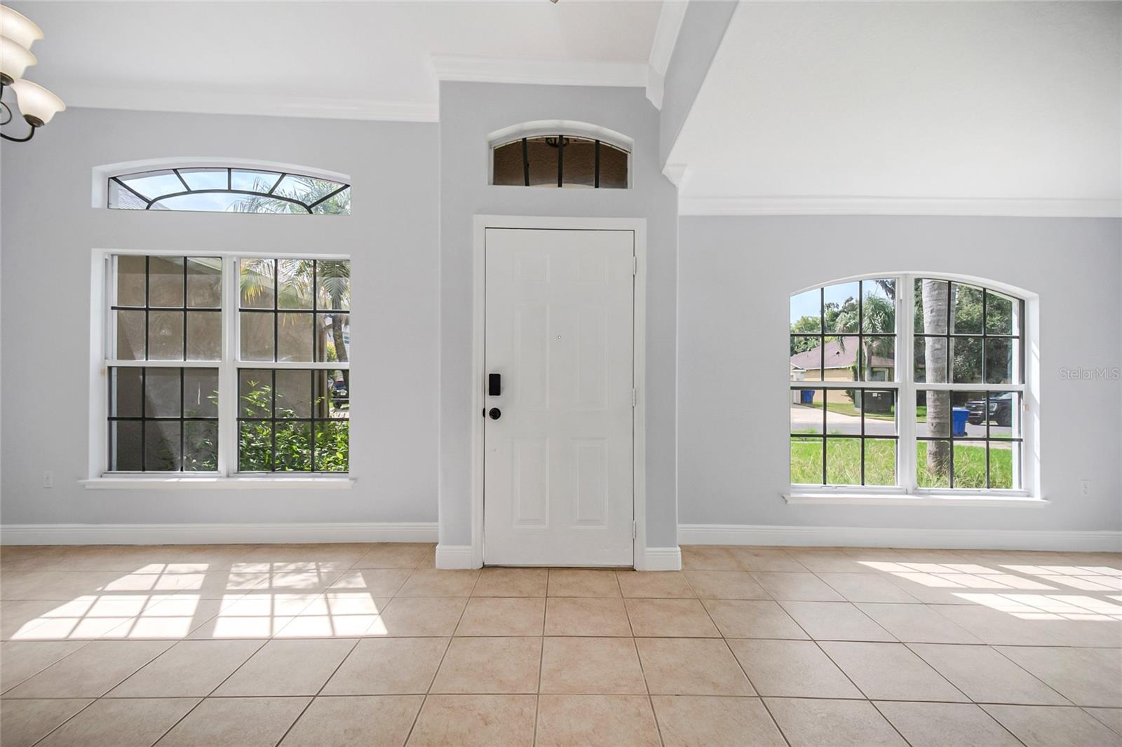 2106 The Oaks Blvd Property Photo 5