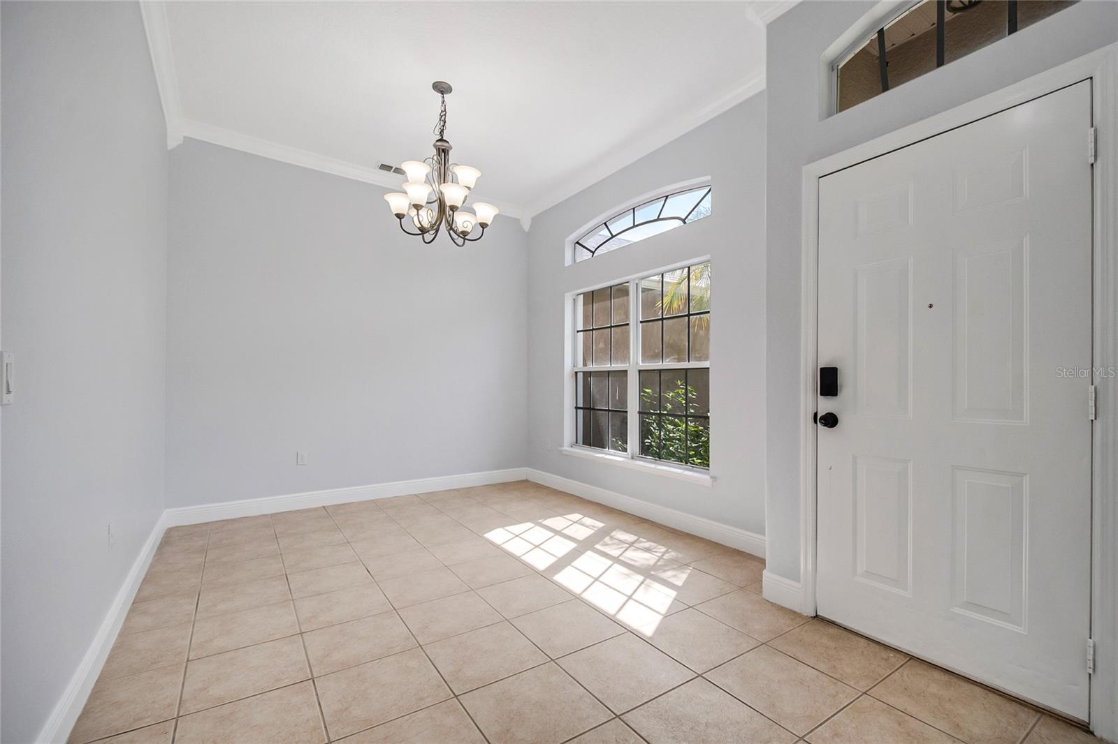 2106 The Oaks Blvd Property Photo 7