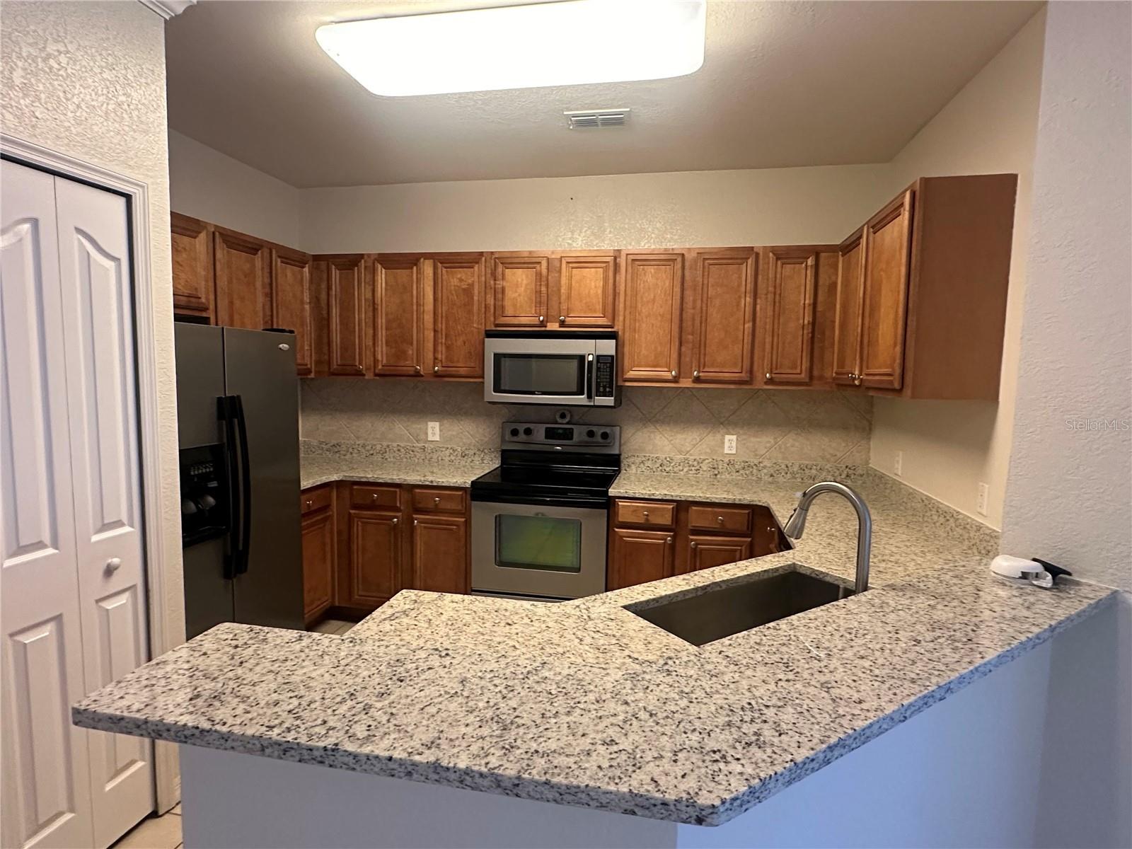 6119 Metrowest Blvd #103 Property Photo 4