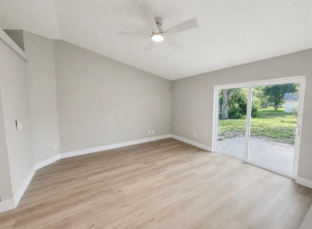 10814 Crescendo Loop Property Photo 8