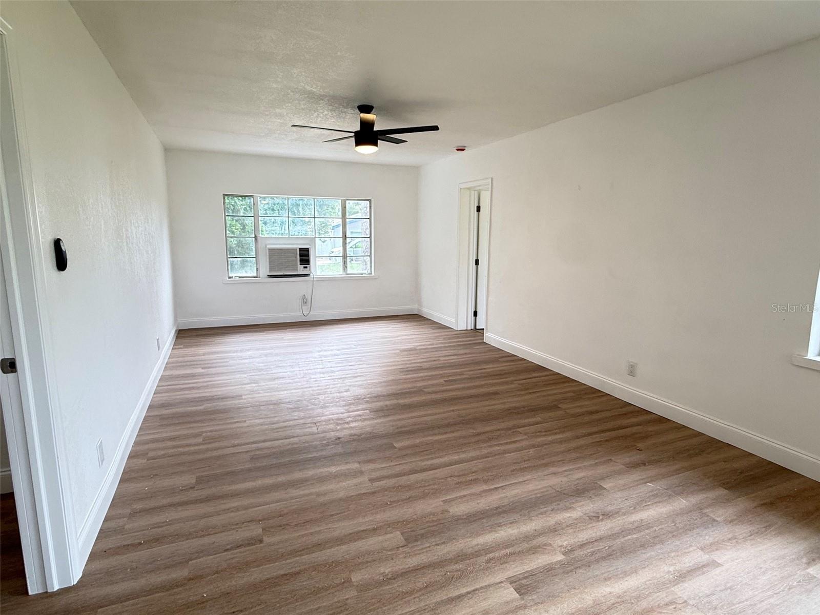 165 E Pomelo St Property Photo 2