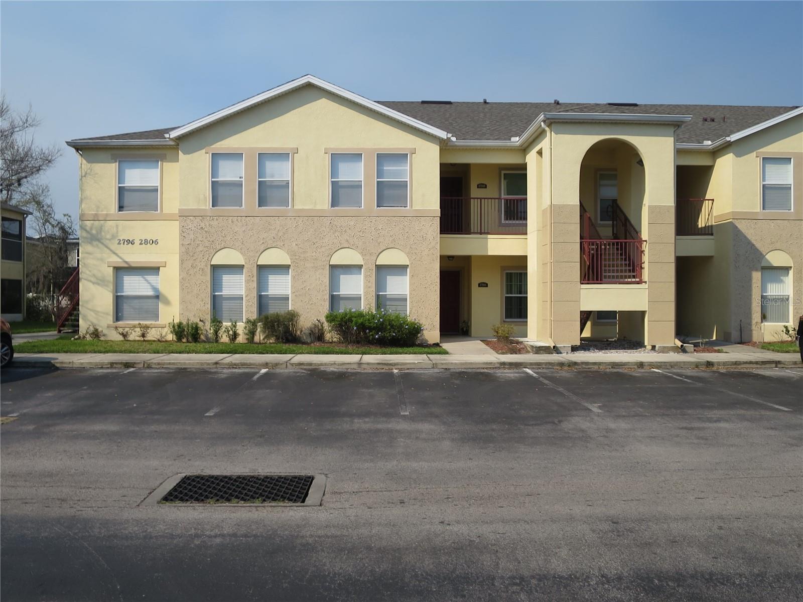 2806 CLUB CORTILE CIR #B