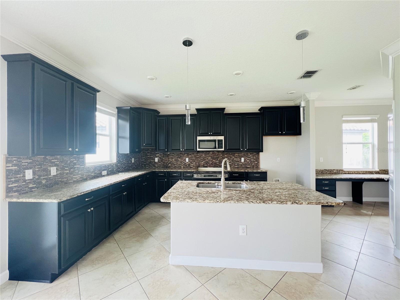 13149 Green Violet Dr Property Photo 4