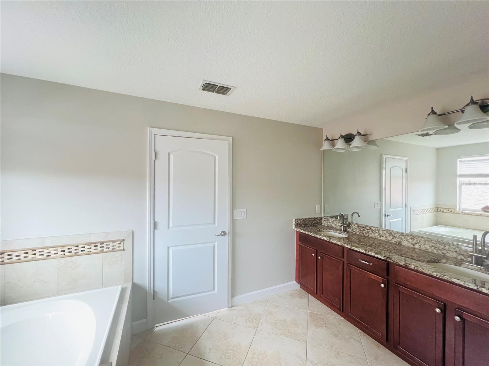 13149 Green Violet Dr Property Photo 9