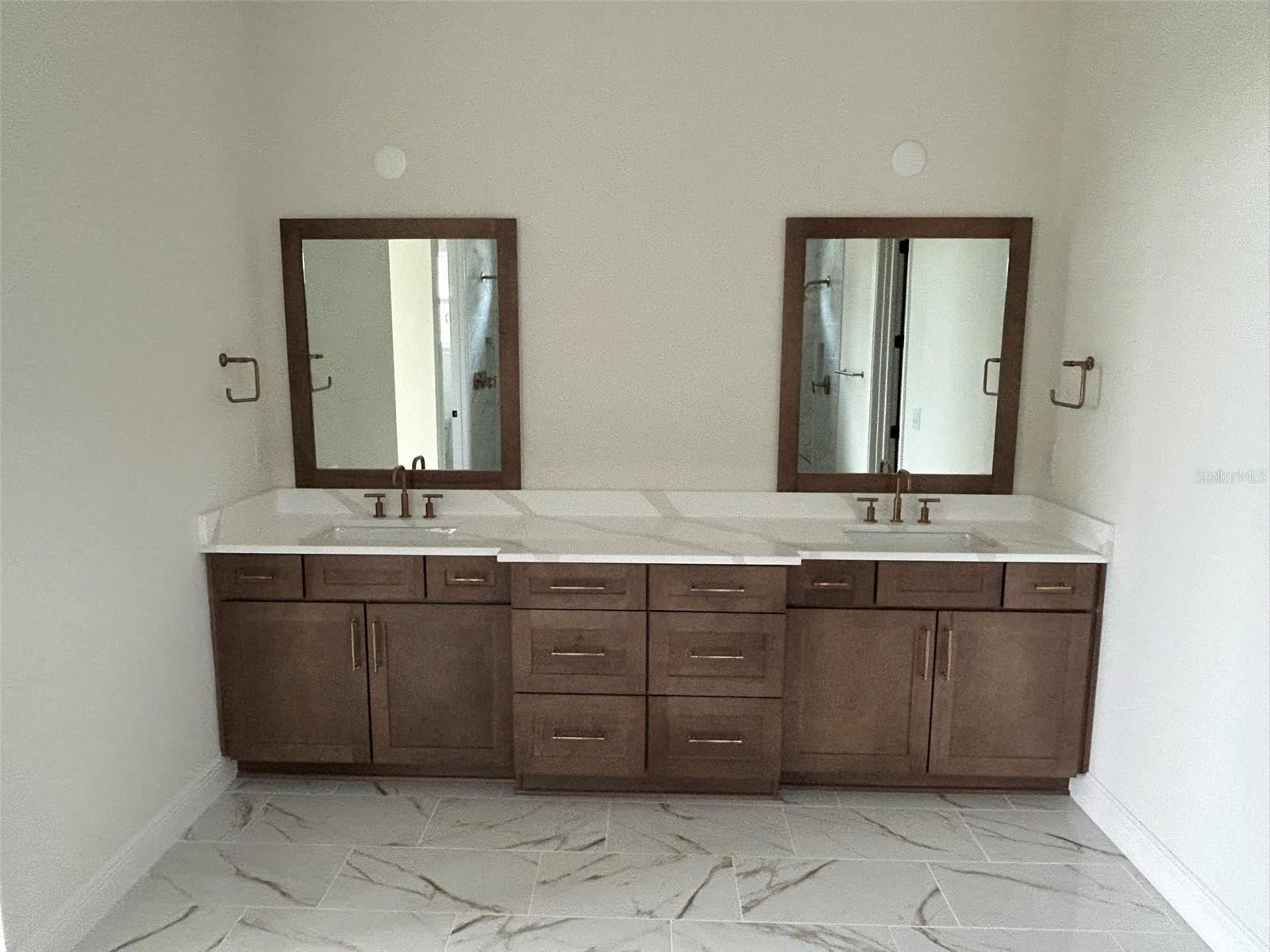 17483 Montgomery Ct Property Photo 10