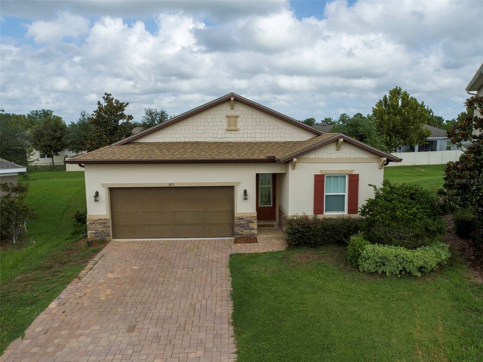 203 Sangmon Ct Property Photo 4