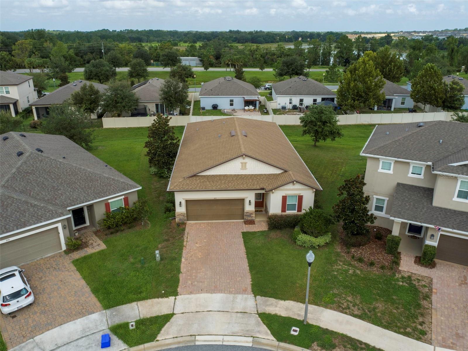 203 Sangmon Ct Property Photo 5