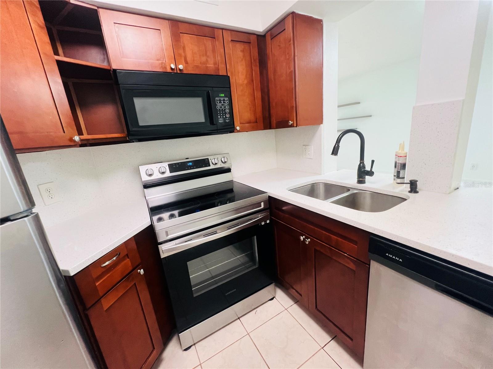 3941 Atrium Dr #l3 Property Photo 7