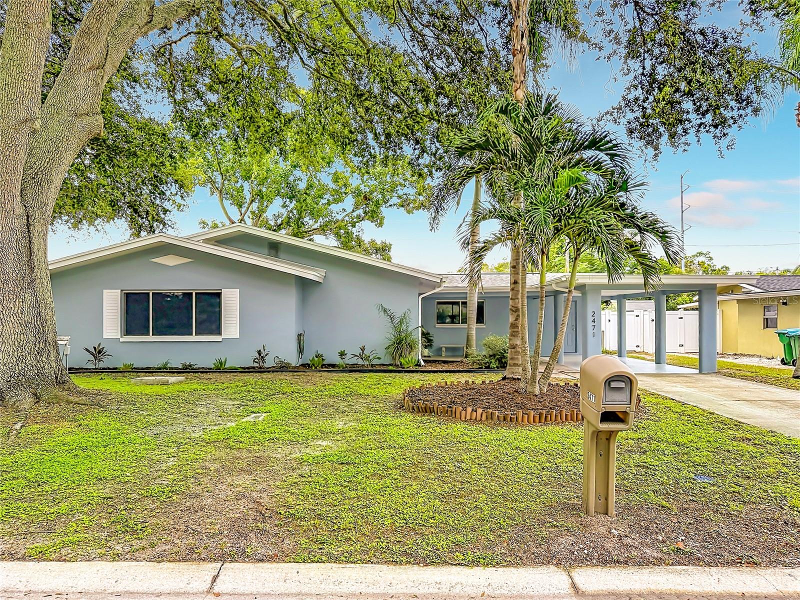 2471 RAYMONT DR Property Photo 1