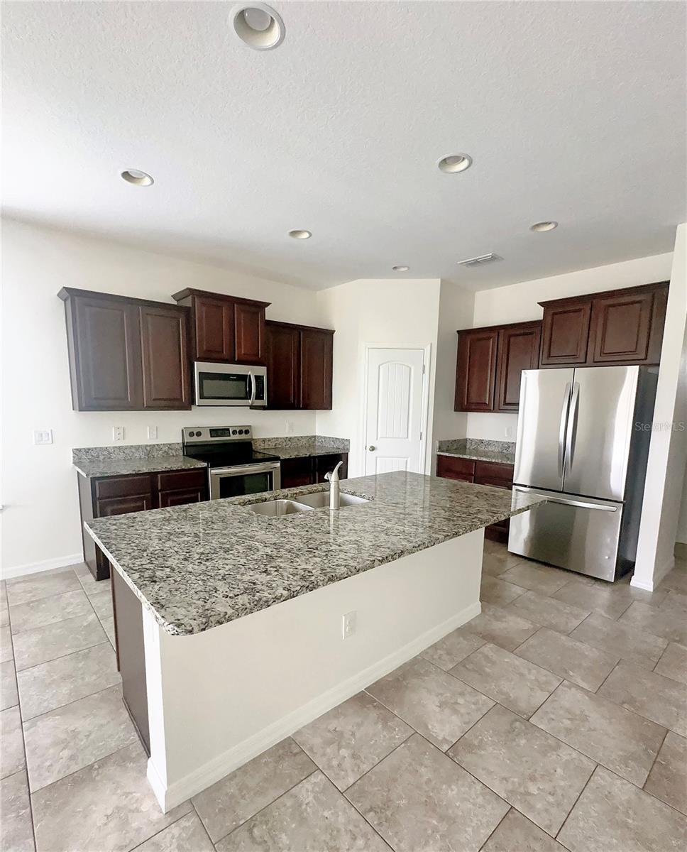 16488 Centipede St Property Photo 4