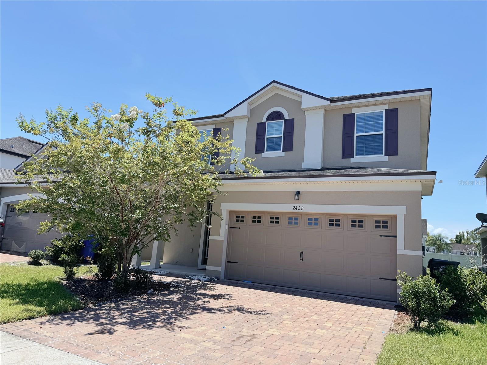 2428 Chateau Loop Property Photo 2