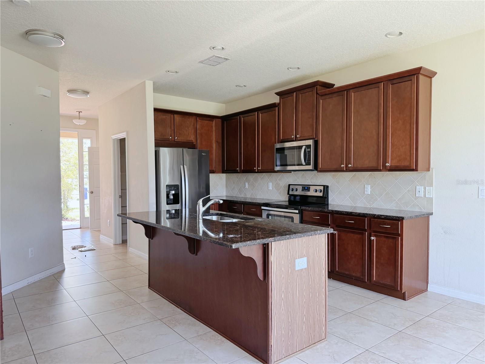 2428 Chateau Loop Property Photo 14
