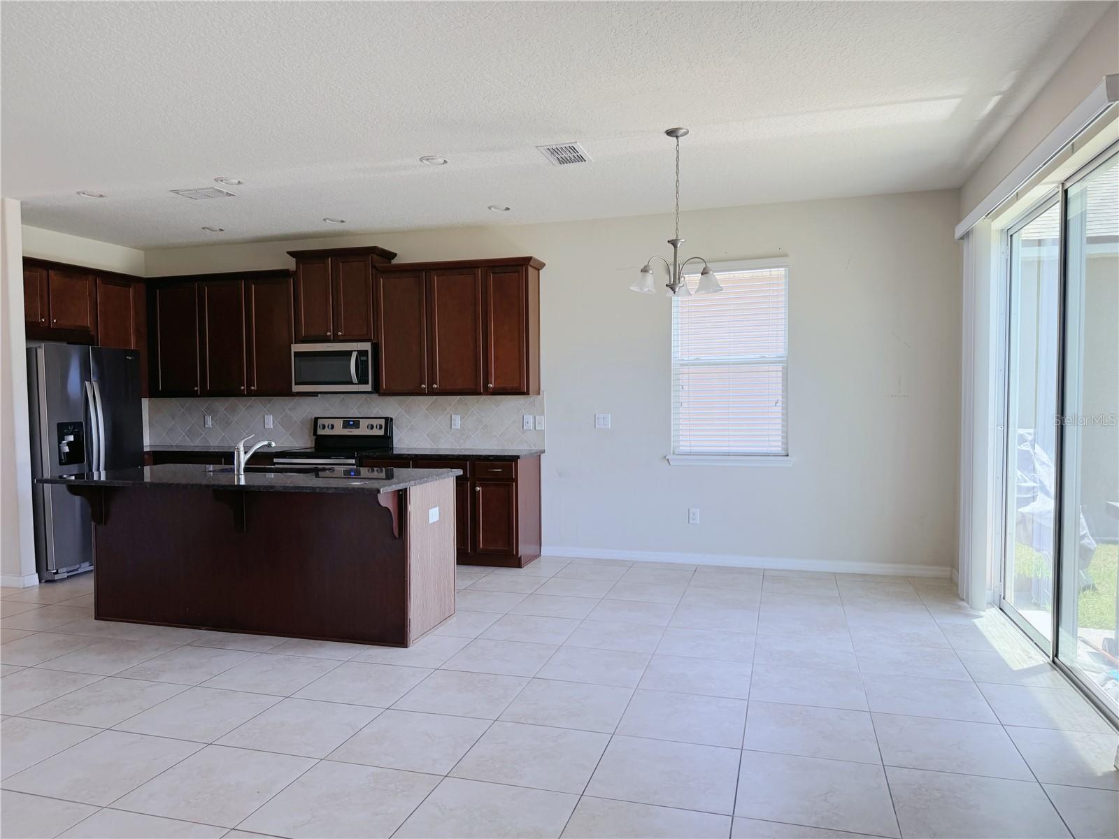 2428 Chateau Loop Property Photo 15