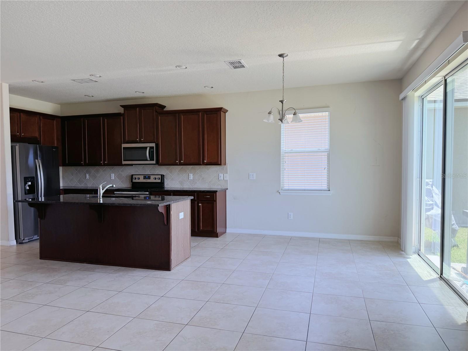 2428 Chateau Loop Property Photo 16