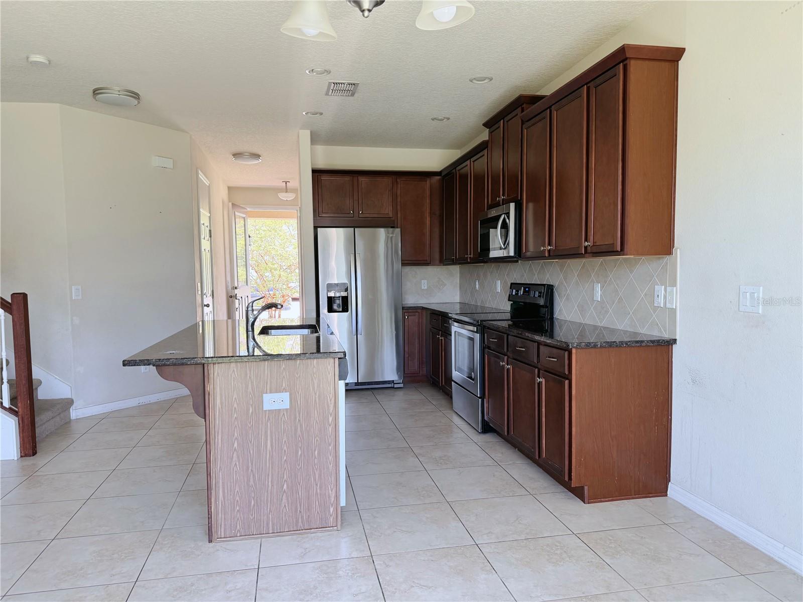 2428 Chateau Loop Property Photo 17