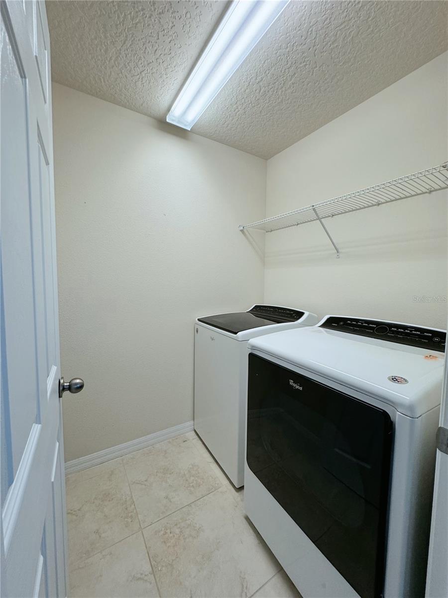 2428 Chateau Loop Property Photo 20
